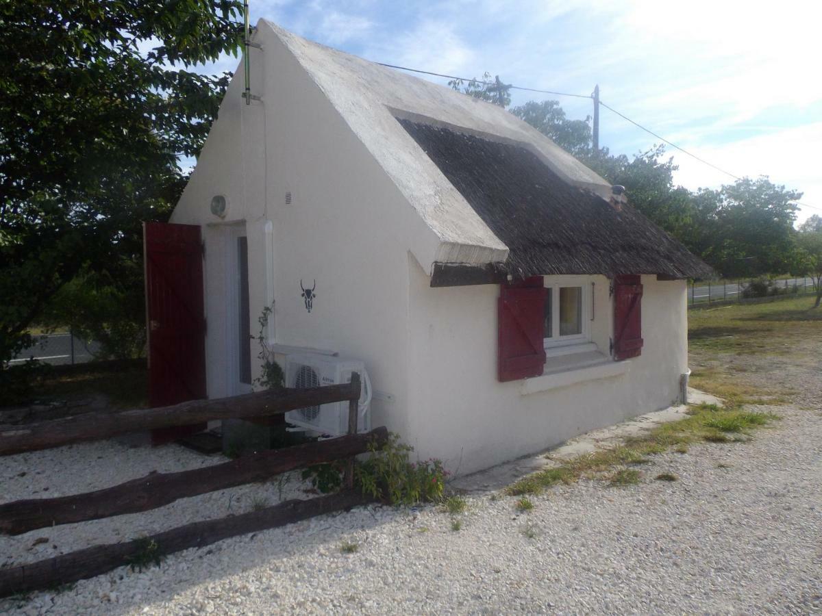 Auberge Des Garrigues Nimes Exterior photo